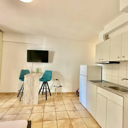 Apartament Ap 5 With Parking Larissa