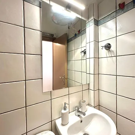 Ap 5 With Parking Appartement *